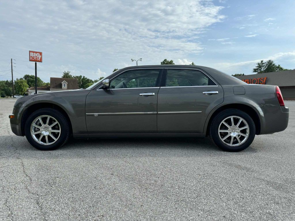 2009 Chrysler 300 Image 4