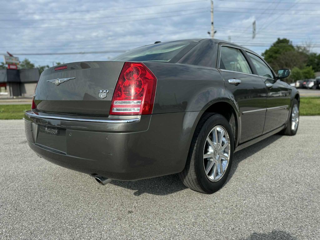 2009 Chrysler 300 Image 6
