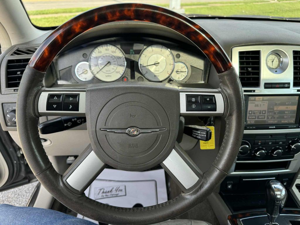 2009 Chrysler 300 Image 15