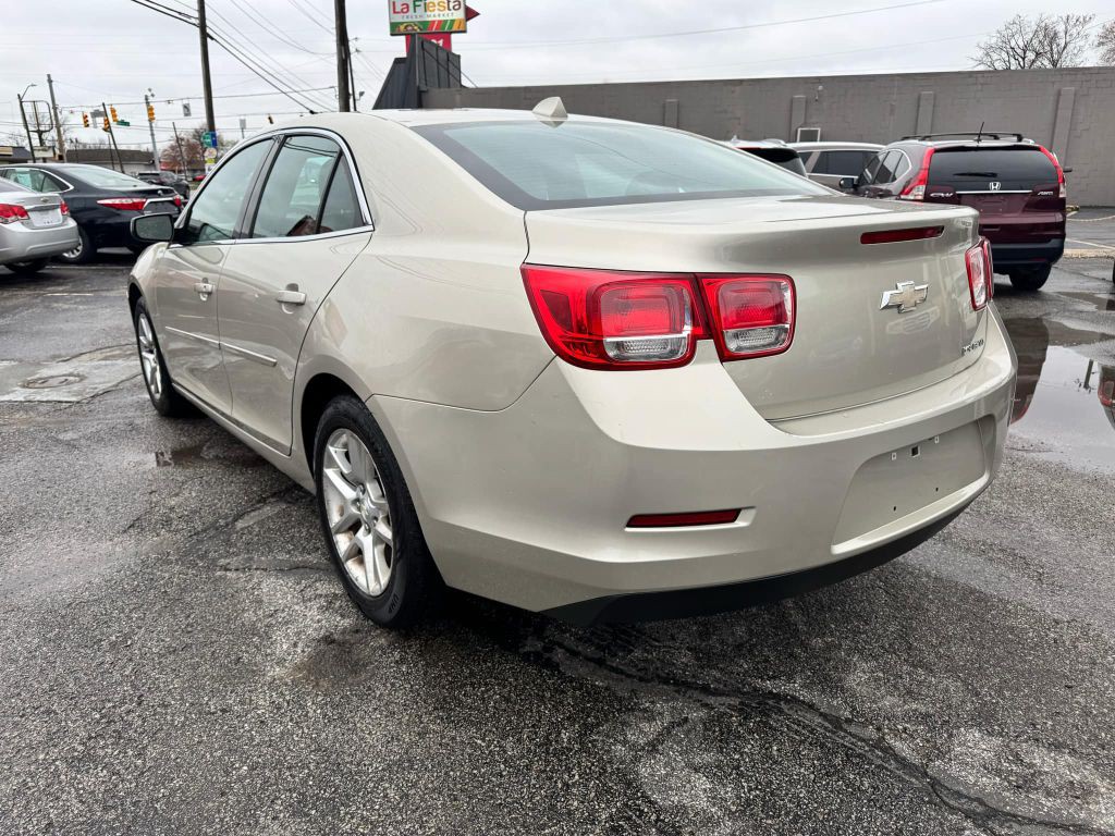 2013 Chevrolet Malibu Image 6