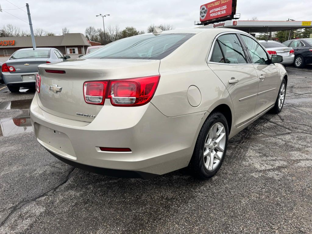2013 Chevrolet Malibu Image 8