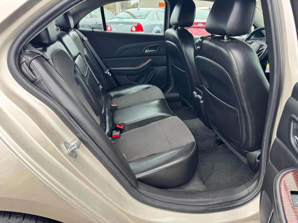 2013 Chevrolet Malibu Image 11