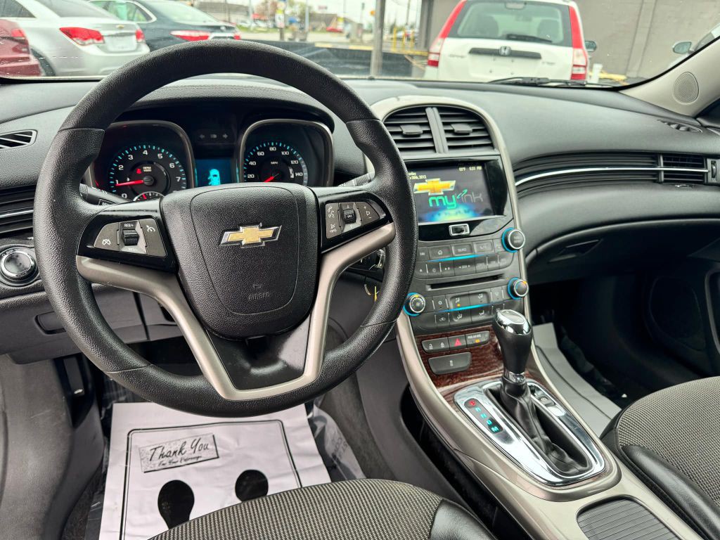 2013 Chevrolet Malibu Image 16