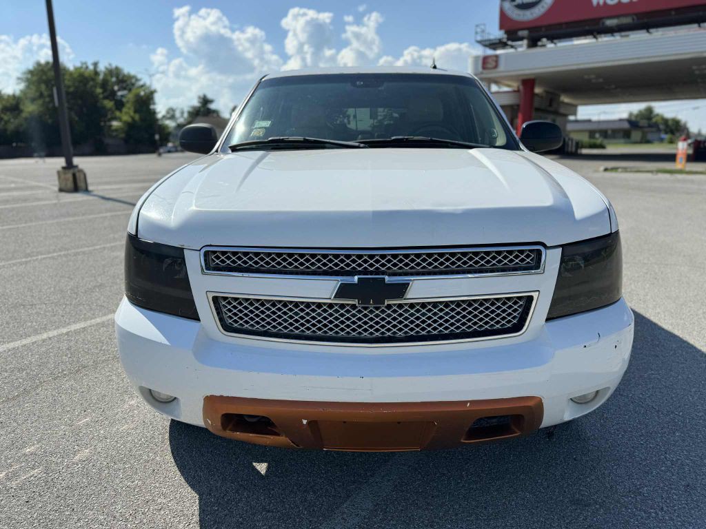 2007 Chevrolet Tahoe Image 2