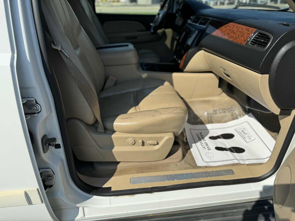 2007 Chevrolet Tahoe Image 14