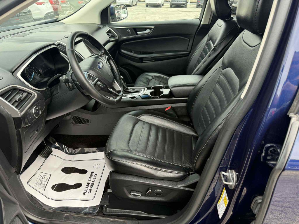 2016 Ford Edge Image 9