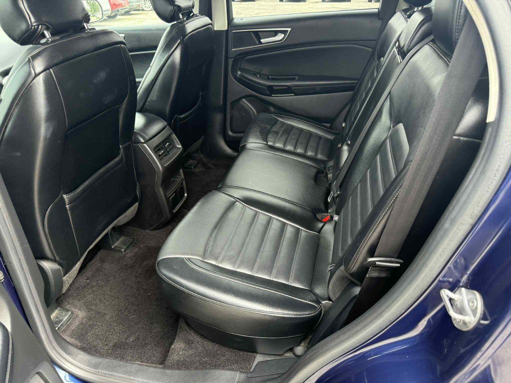 2016 Ford Edge Image 10