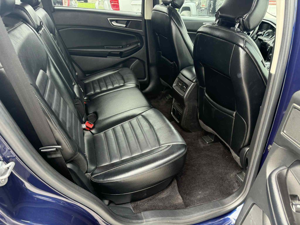 2016 Ford Edge Image 13