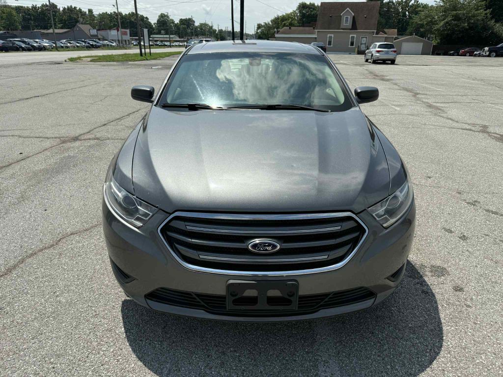 2013 Ford Taurus Image 1