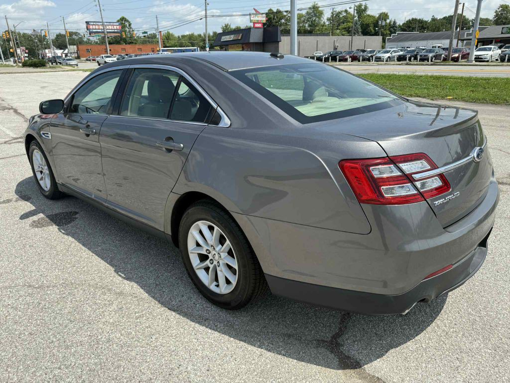 2013 Ford Taurus Image 6
