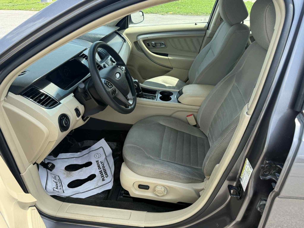 2013 Ford Taurus Image 9