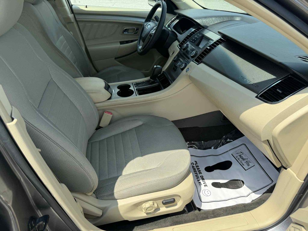 2013 Ford Taurus Image 13