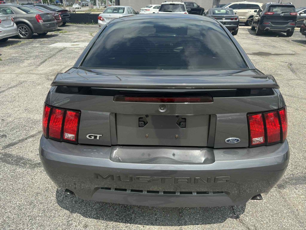 2004 Ford Mustang Image 5
