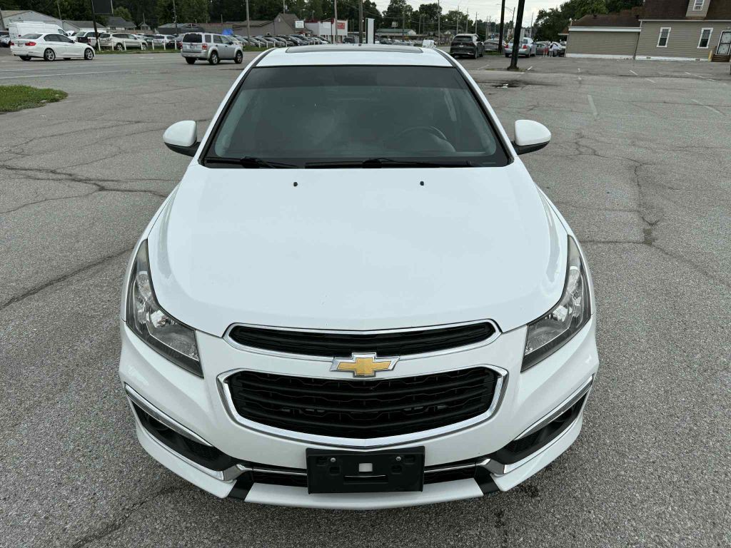 2015 Chevrolet Cruze Image 1