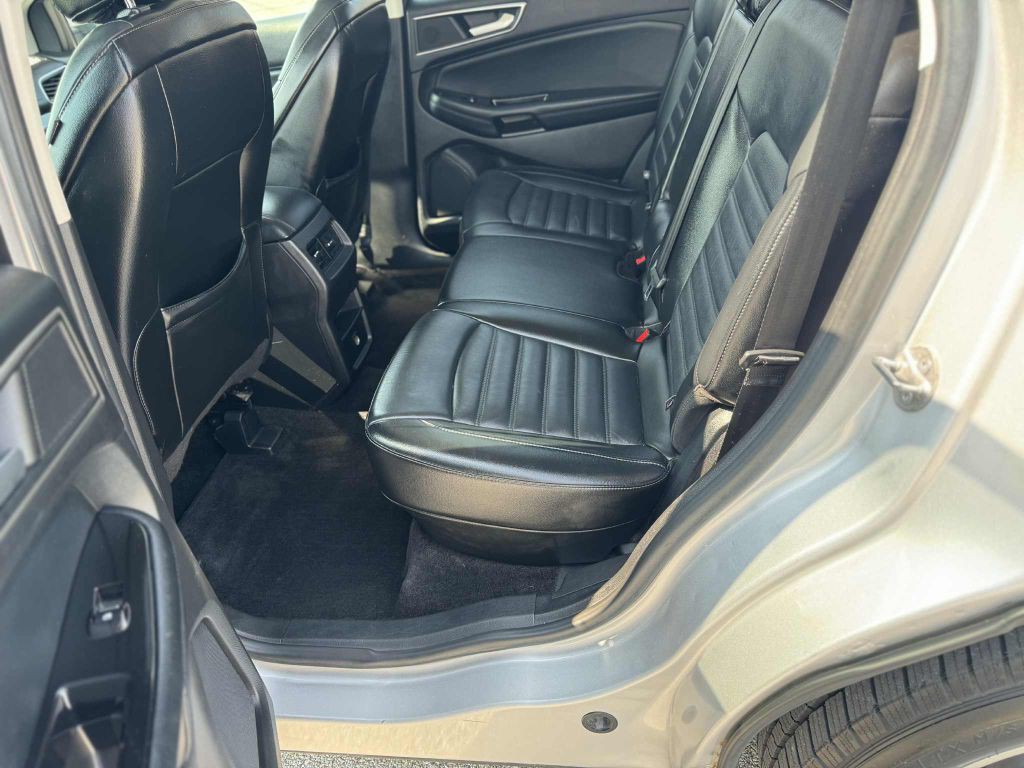 2016 Ford Edge Image 10