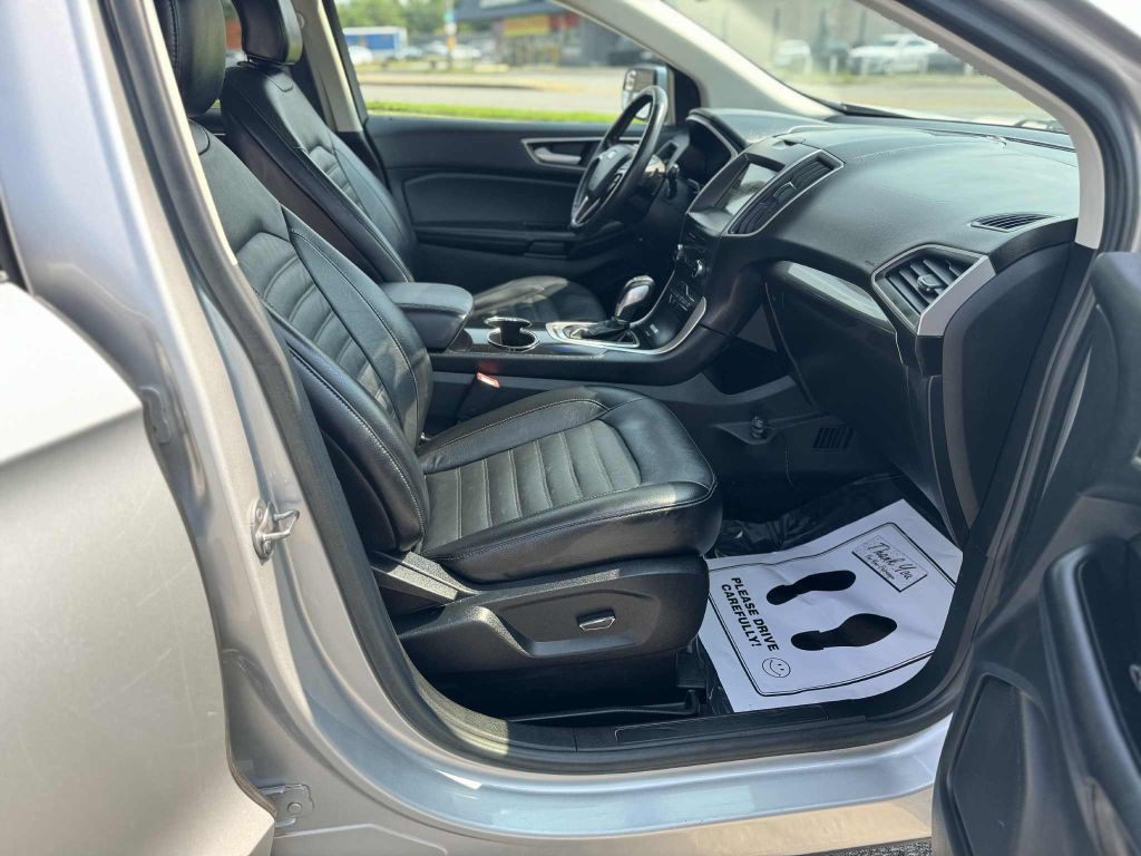 2016 Ford Edge Image 13