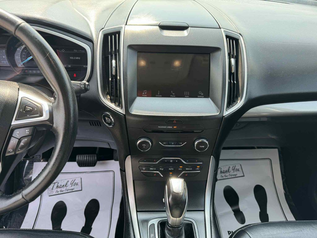 2016 Ford Edge Image 16