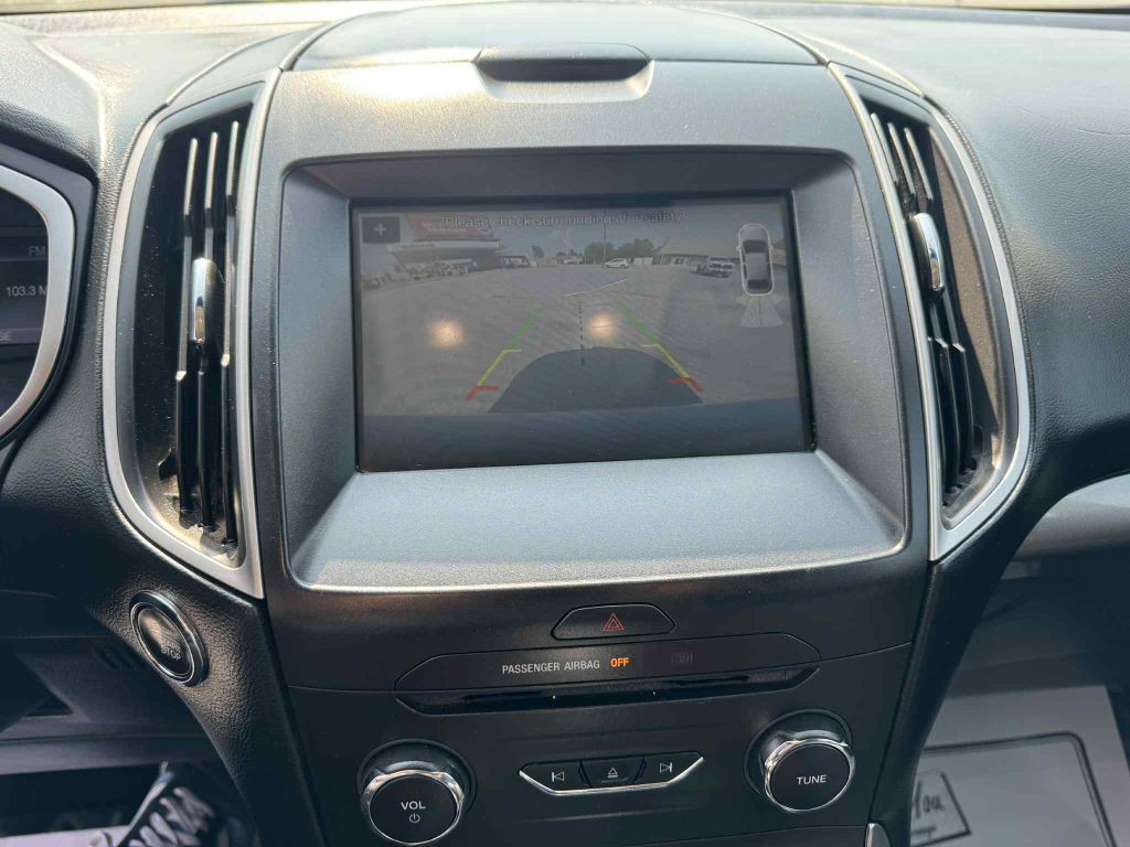 2016 Ford Edge Image 17