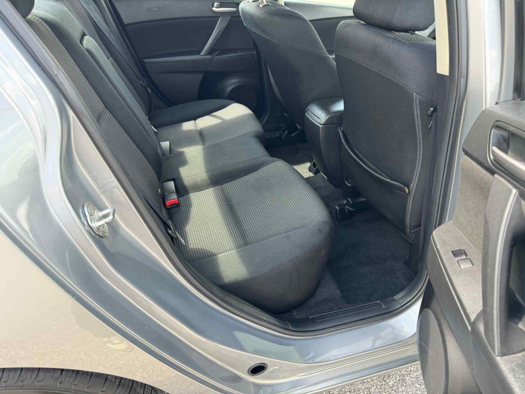 2012 Mazda Mazda3 Image 11
