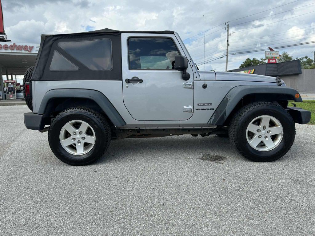 2013 Jeep Wrangler Image 5