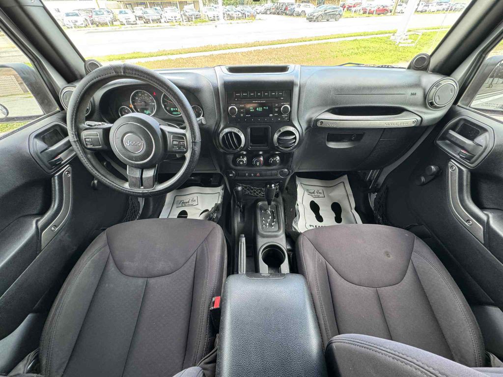 2013 Jeep Wrangler Image 12