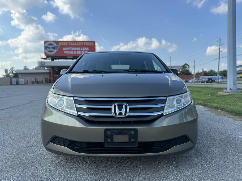 2013 Honda Odyssey Image 2