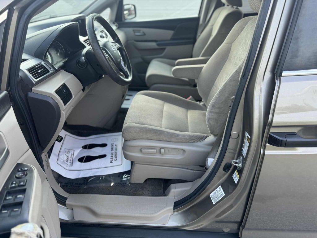 2013 Honda Odyssey Image 9