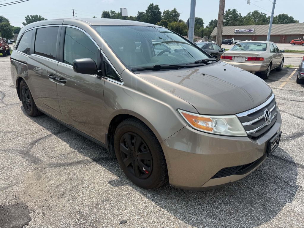 2013 Honda Odyssey Image 2