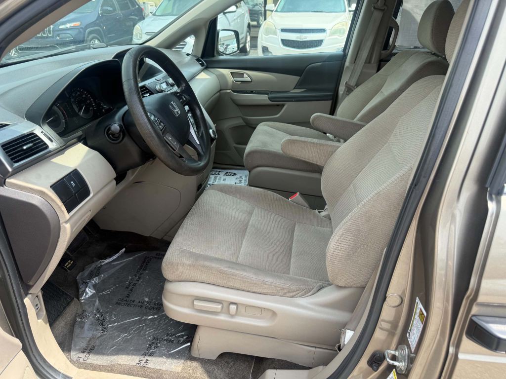 2013 Honda Odyssey Image 9