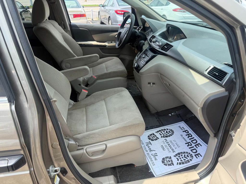 2013 Honda Odyssey Image 15