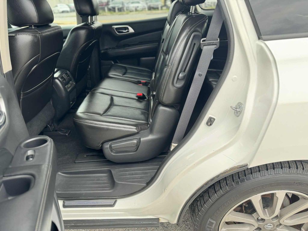 2014 Nissan Pathfinder Image 10