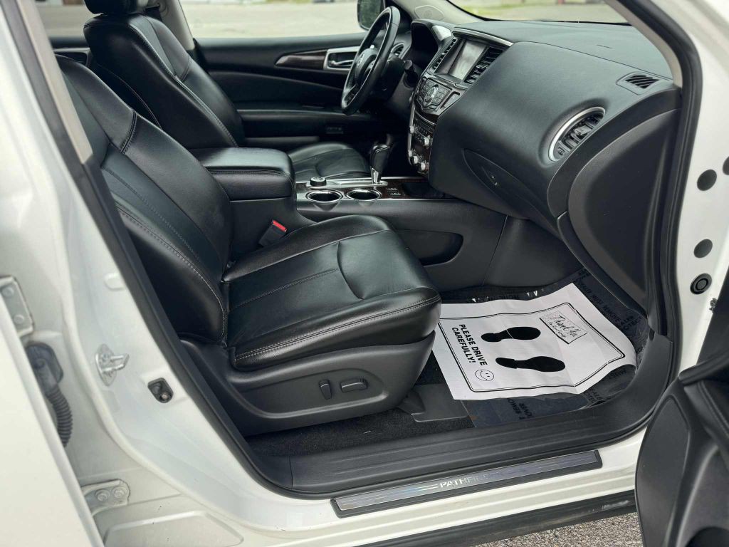 2014 Nissan Pathfinder Image 13