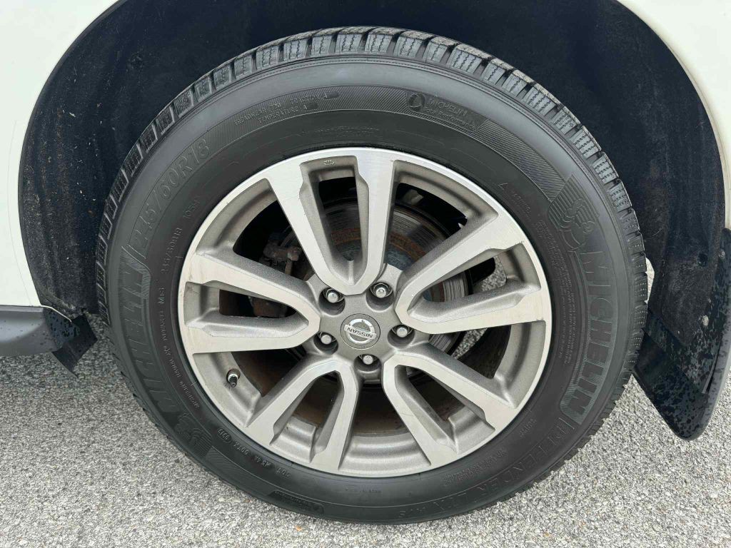 2014 Nissan Pathfinder Image 19