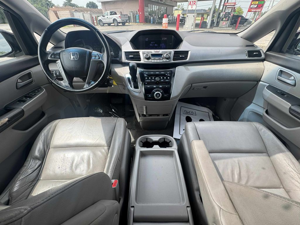 2012 Honda Odyssey Image 16