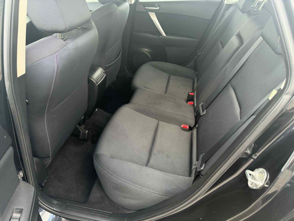 2010 Mazda Mazda3 Image 10