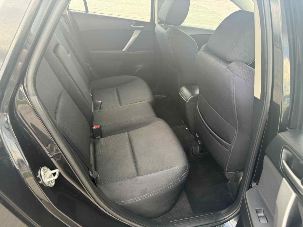 2010 Mazda Mazda3 Image 13