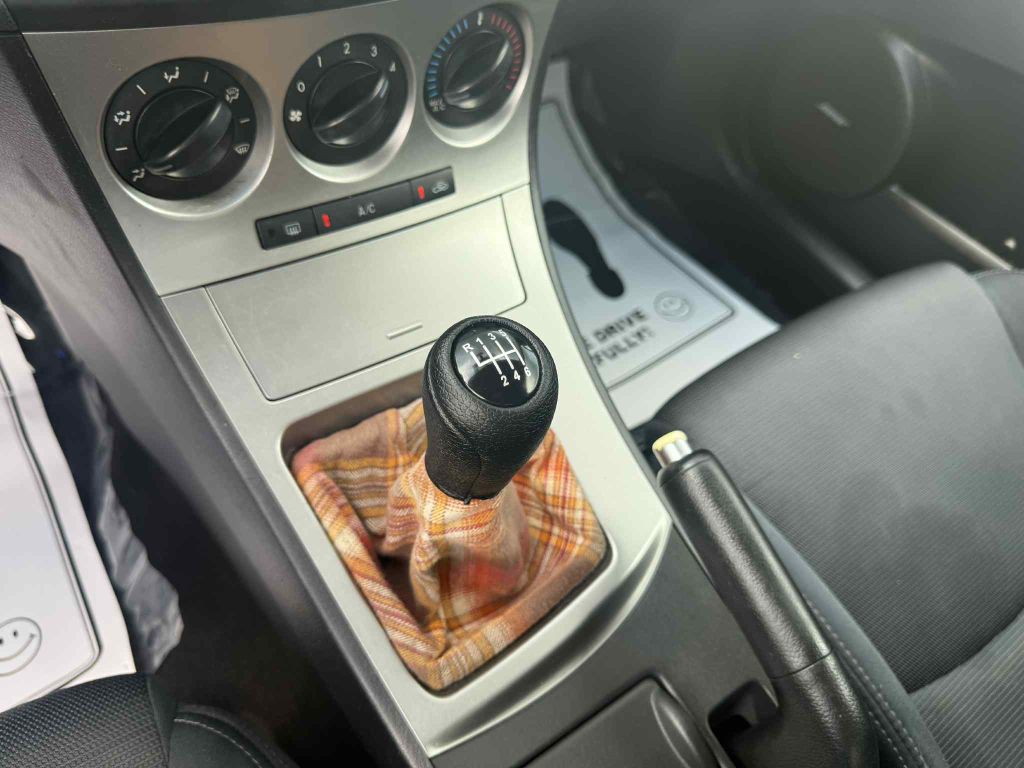 2010 Mazda Mazda3 Image 16