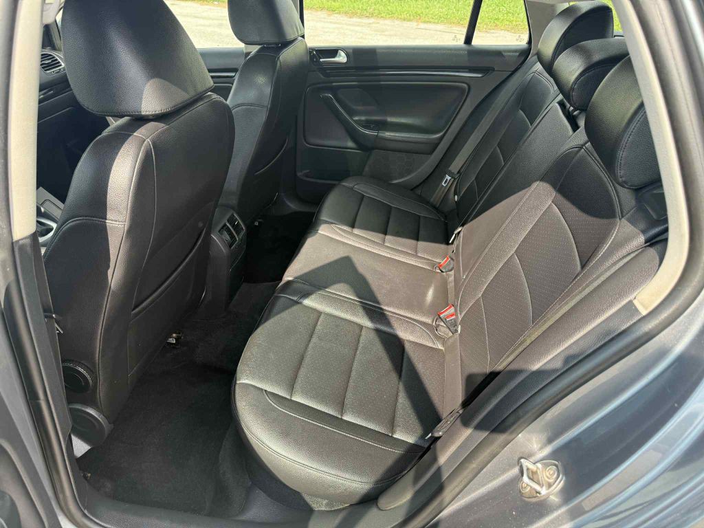 2012 Volkswagen Jetta Image 10