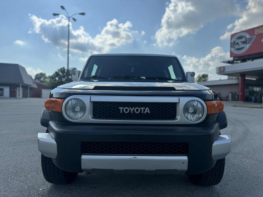 2008 Toyota FJ Cruiser Image 2