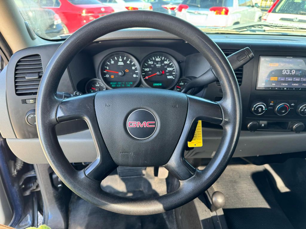 2011 GMC Sierra Image 11