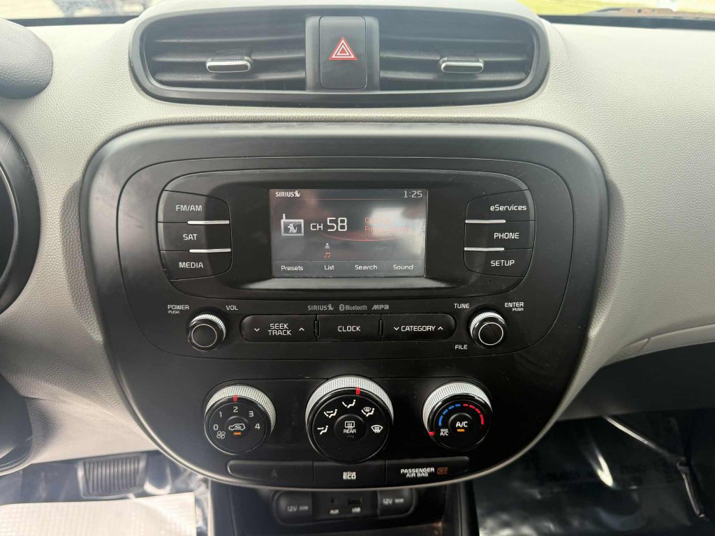 2014 Kia Soul Image 16