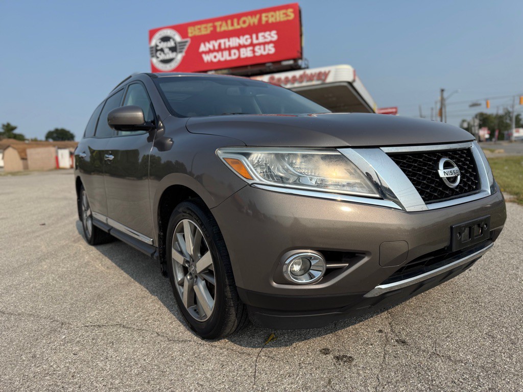 2014 Nissan Pathfinder Image 1
