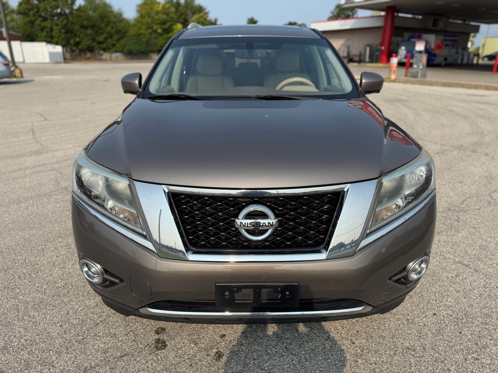 2014 Nissan Pathfinder Image 2