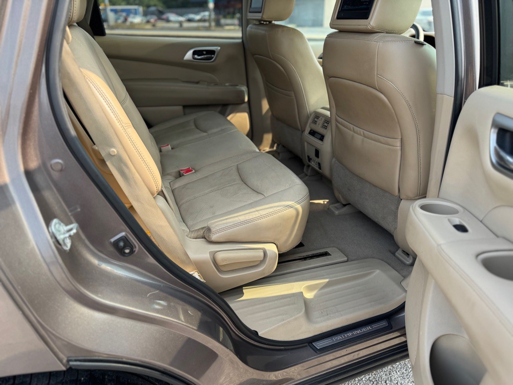 2014 Nissan Pathfinder Image 12