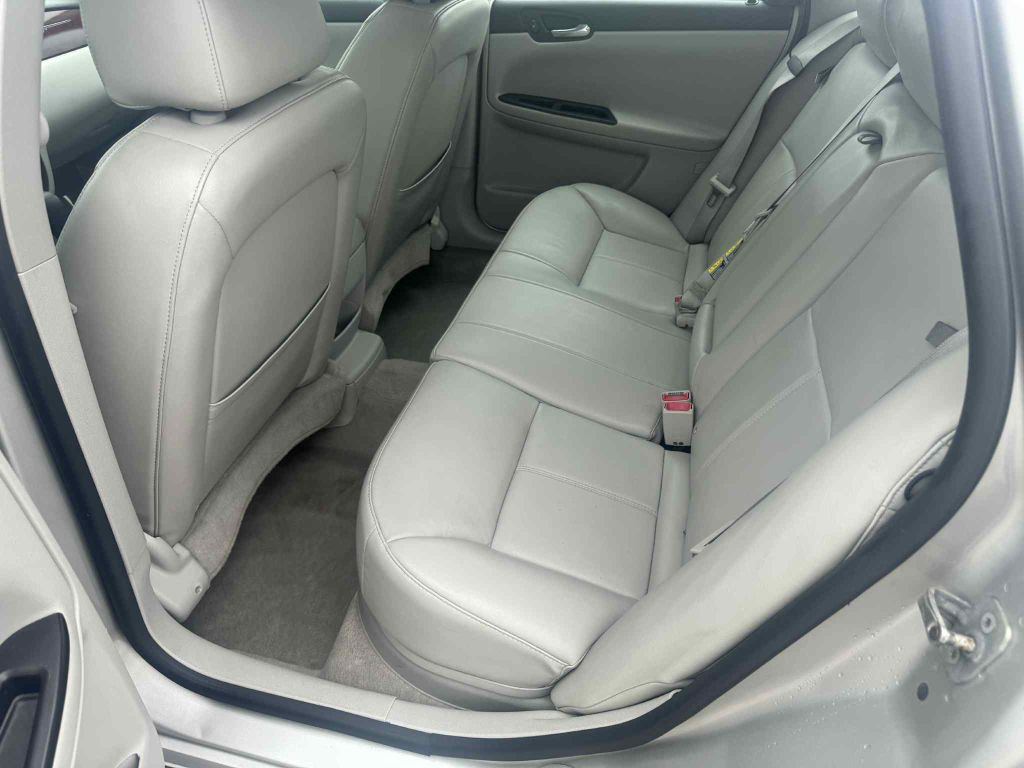 2007 Chevrolet Impala Image 10