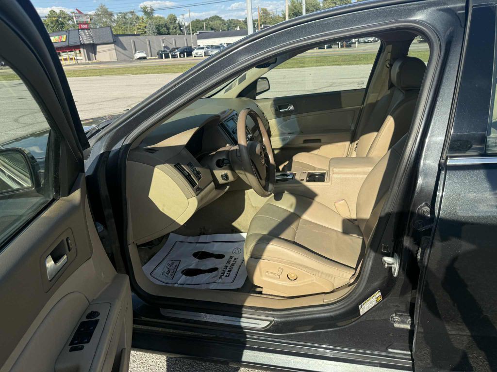 2005 Cadillac STS Image 9