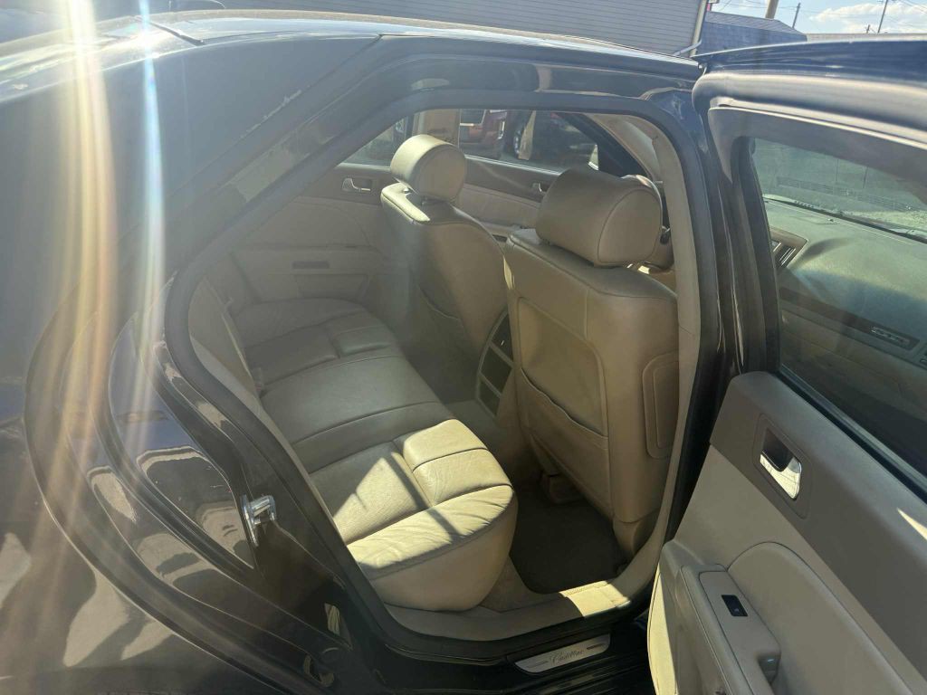 2005 Cadillac STS Image 12