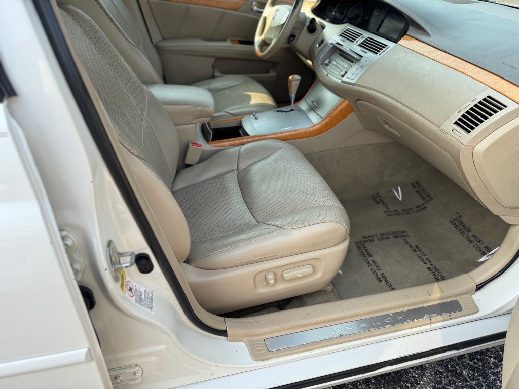 2006 Toyota Avalon Image 12