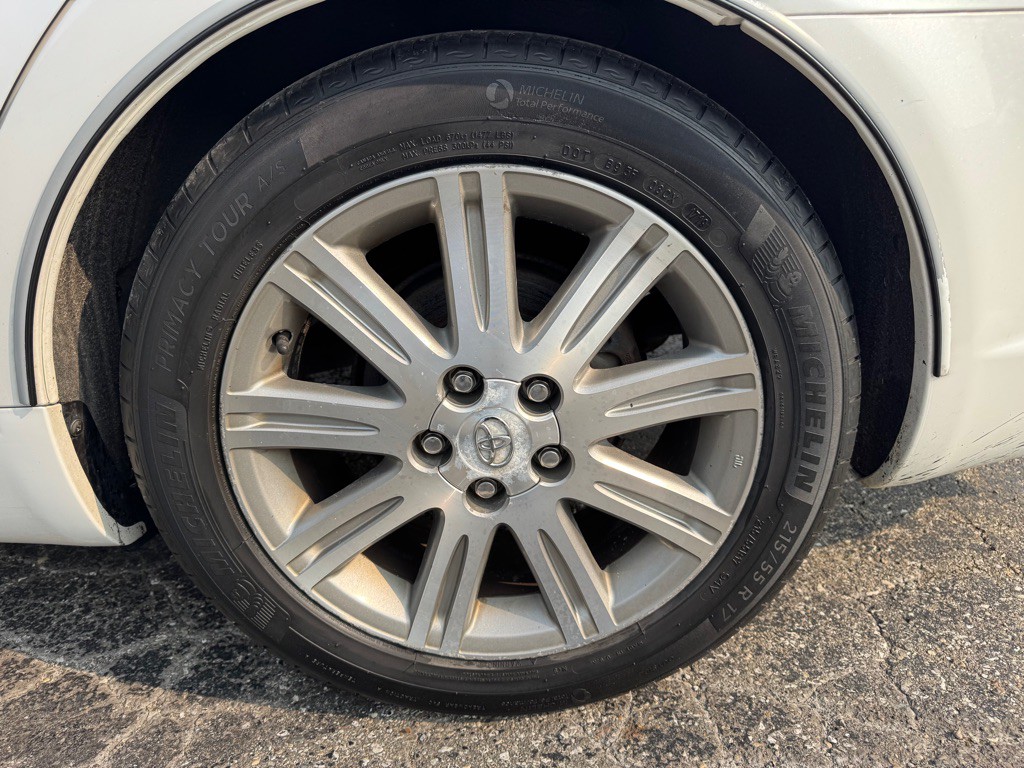 2006 Toyota Avalon Image 17