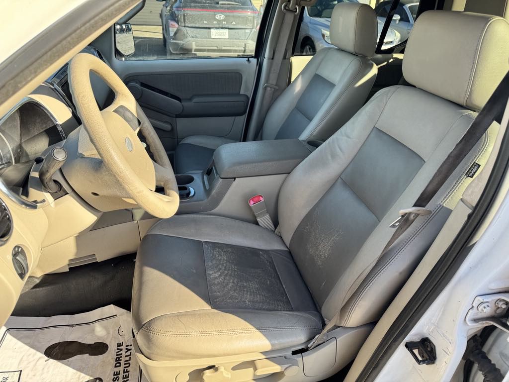 2007 Ford Explorer Image 9